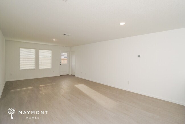 Foto del edificio - 2424 Shady Grv