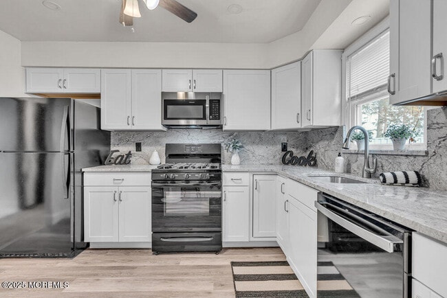 Foto del edificio - 30 Turnberry Cir