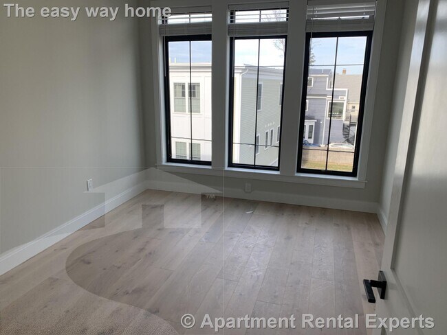 Foto del edificio - 157 Everett St