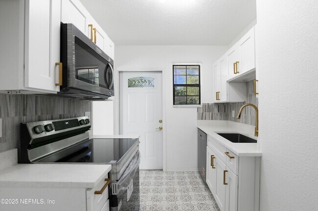 Foto del edificio - 5246 Sunderland Rd