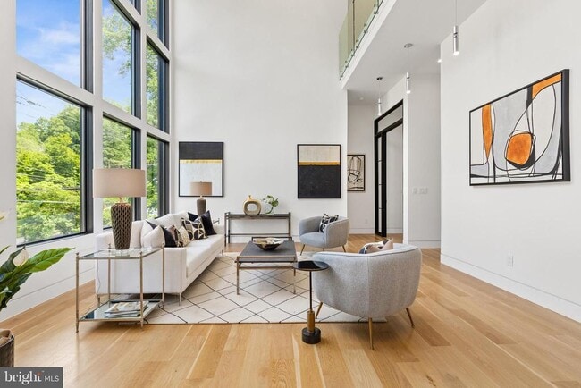 Foto del edificio - 3554 Military Rd