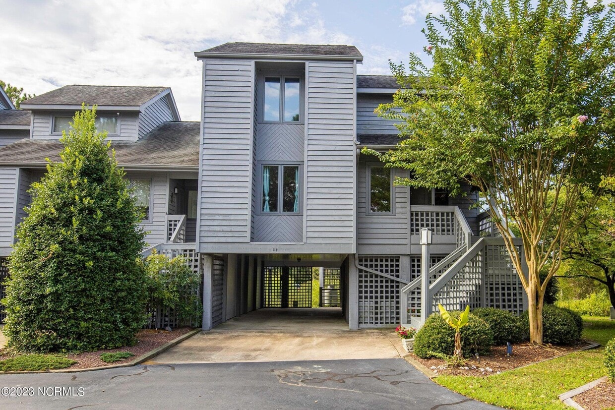 114 Forecastle Ct, Washington, NC 27889 Townhome Rentals in