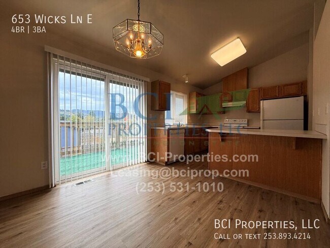 Foto del edificio - 653 Wicks Ln E