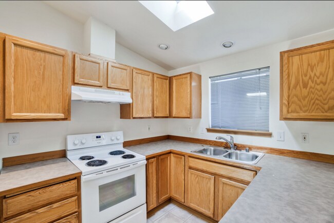 Foto del edificio - Spacious 3BD 2BA