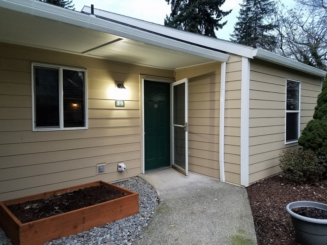 13216 NE Salmon Creek Ave, Vancouver, WA 98686 Condo for Rent in