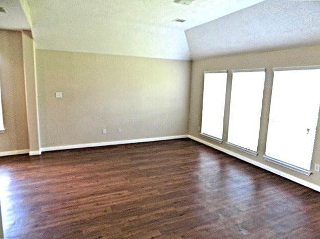 Building Photo - 3942 Hawthorn Glen Ct