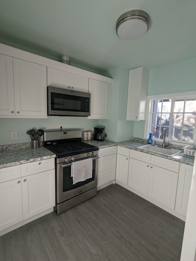 Building Photo - 2158 Balboa Ave