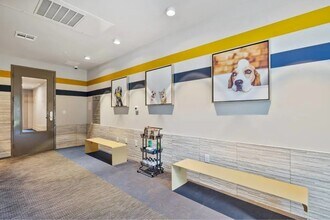 Building Photo - 1317 Post Oak Park Dr