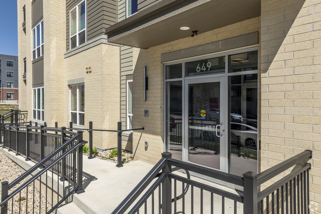 University Park Commons - 649 Sand Pearl Ln Madison, WI