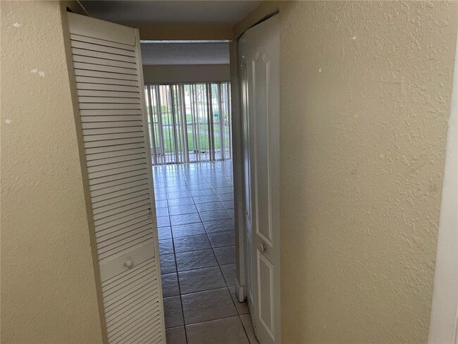 Building Photo - 4235 N University Dr