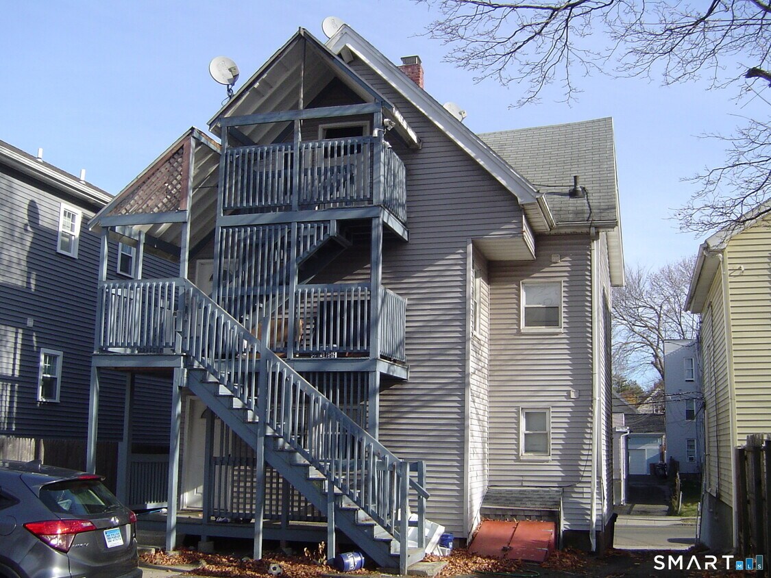 Foto del edificio - 380 Blatchley Ave