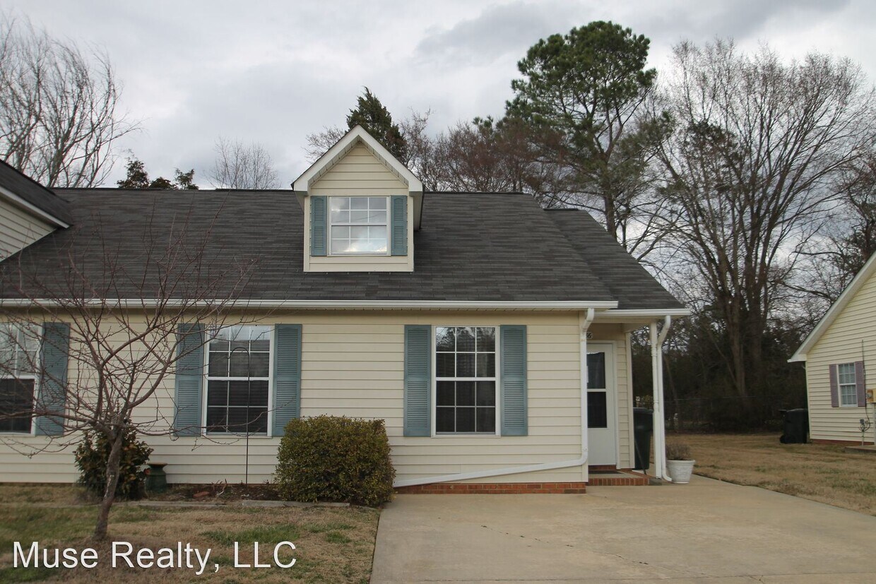 Primary Photo - 2 br, 2 bath House - 1086 Farm Pond Lane
