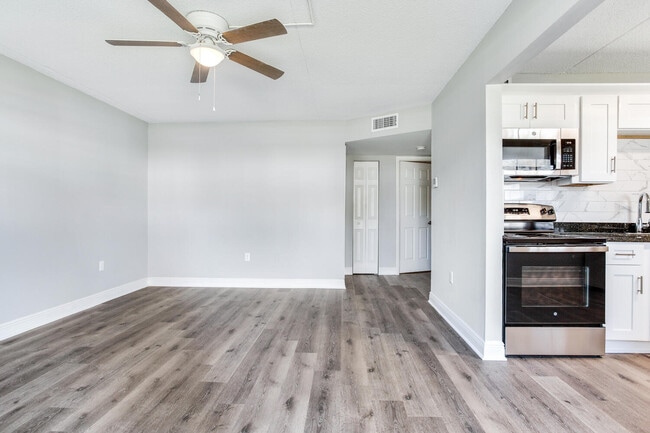 Building Photo - Greenbriar