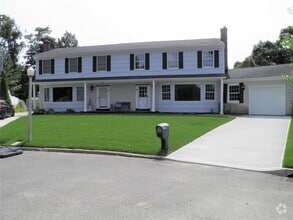 Building Photo - 12 Sundale Ct