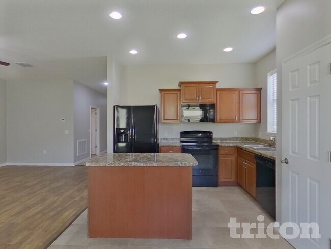 Foto del edificio - 158 Blackstone Creek Rd