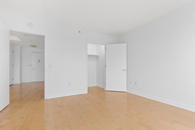 Building Photo - 2 2nd St