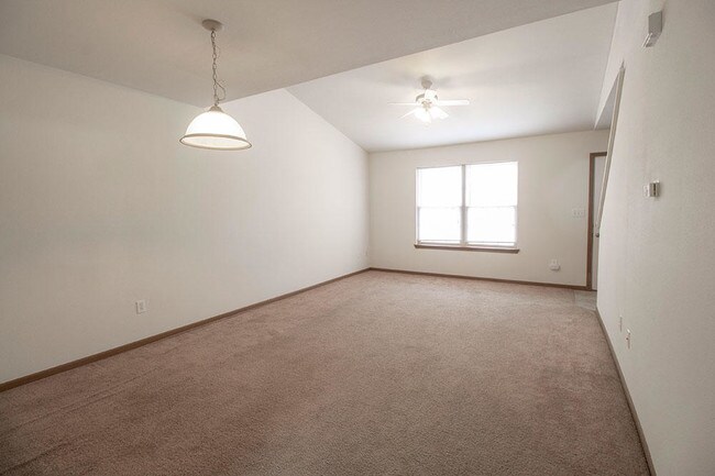 Foto del edificio - 2119 Ballenger Ln