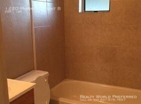 Building Photo - Awesome 2/1 Duplex Apt in Eustis