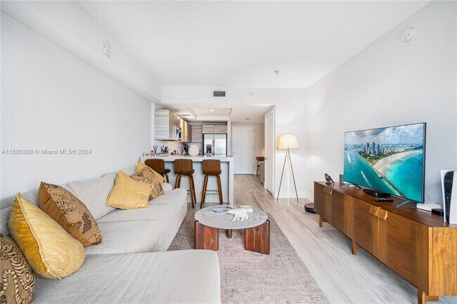 Foto del edificio - 121 NE 34th St
