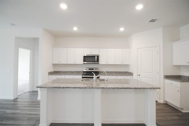 Building Photo - 1052 Water Oak Ln