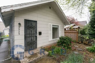 Building Photo - 3929 N Albina Ave