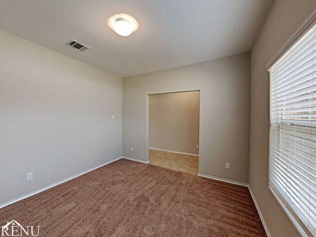 Building Photo - 8041 Ballater Dr
