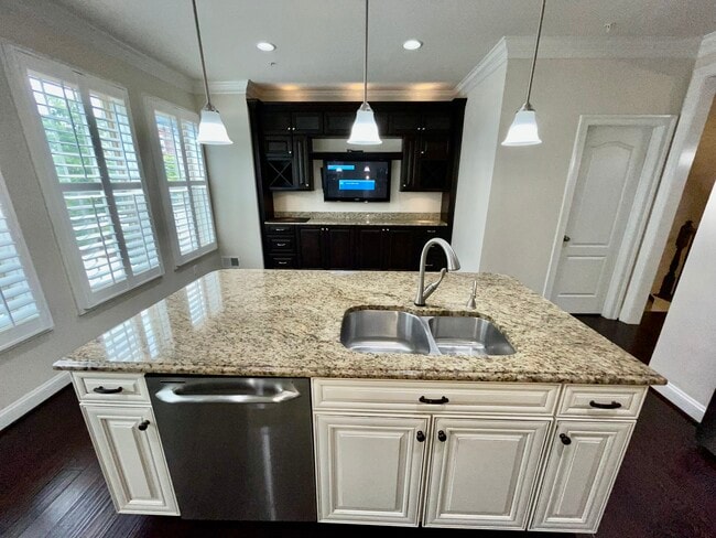 Building Photo - 619 Sprintsail Way