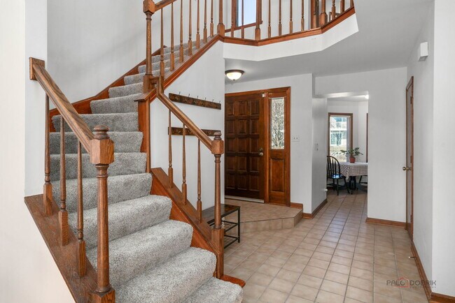 Foto del edificio - 107 E Winchester Rd