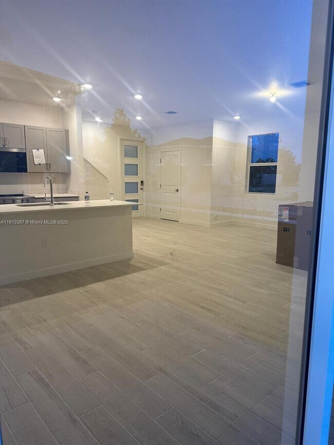 Foto del edificio - 1683 SE 7th Ln