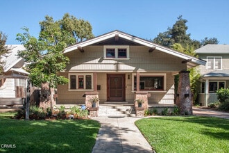 Building Photo - 2044 Milan Ave
