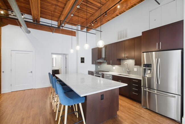 Foto del edificio - 525 W Superior St