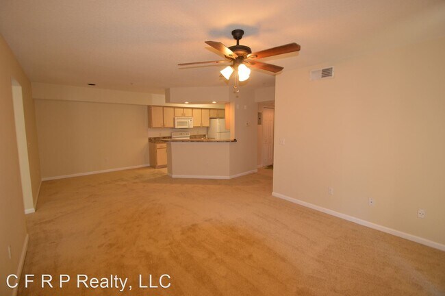 Building Photo - 3 br, 2 bath House - 724 Crest Pines Dr #521