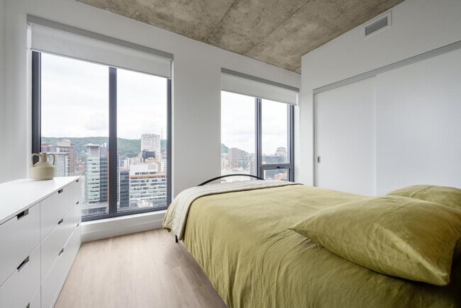 Building Photo - 1555 Boul. René-Lévesque O