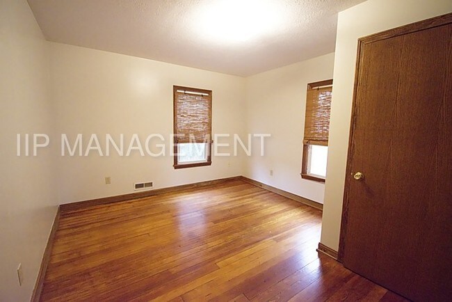 Building Photo - Large 3BD Single in Akron!