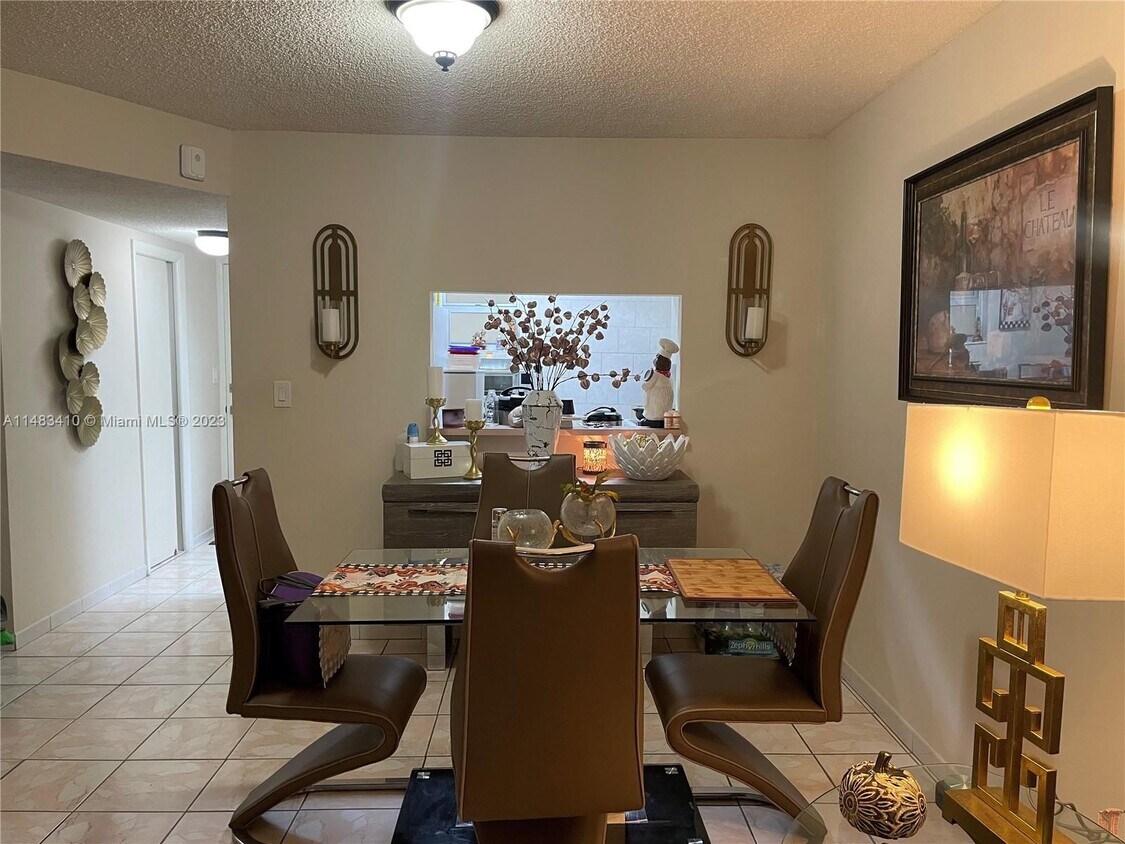 Primary Photo - 10300 Coral Wy