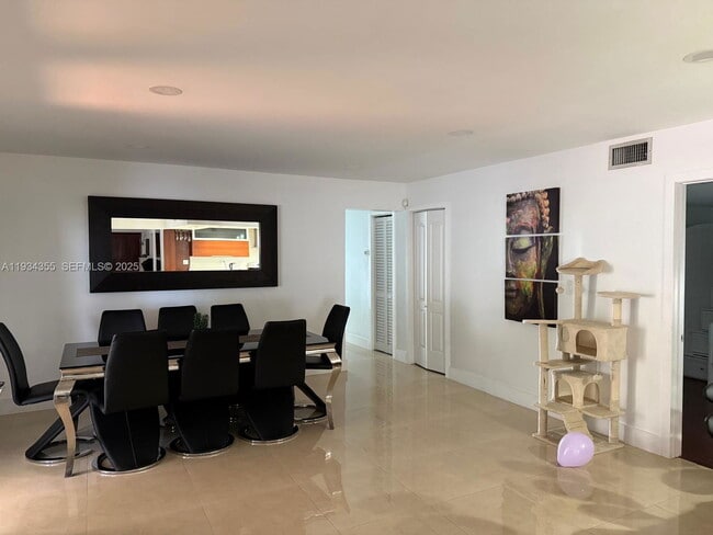 Foto del edificio - 2430 SW 22nd Terrace