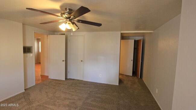Foto del edificio - 1331 E Hatcher Rd