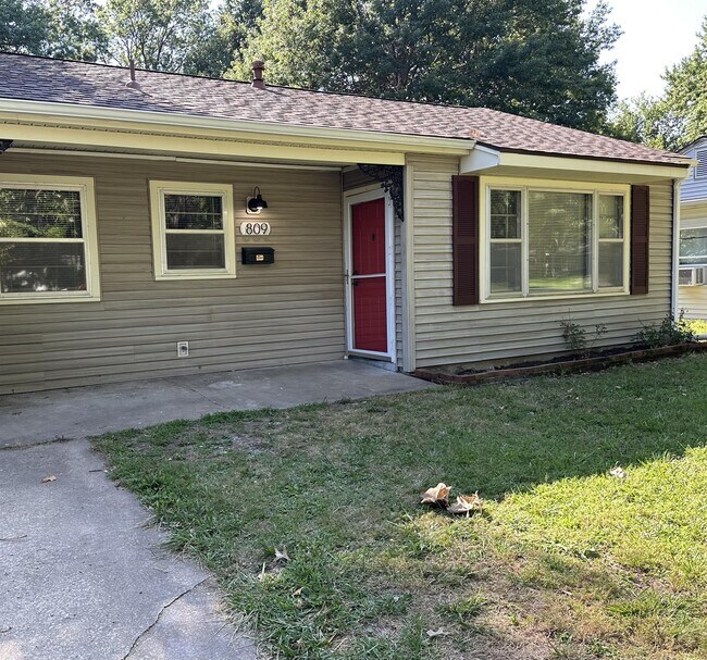Building Photo - 809 Murrow Ct