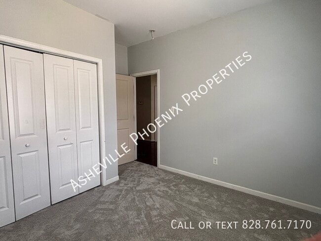 Building Photo - 52 Woodcreek Cir