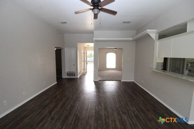 Foto del edificio - 4306 Lori Dr