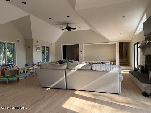 Foto del edificio - 151 Stone Hill Rd