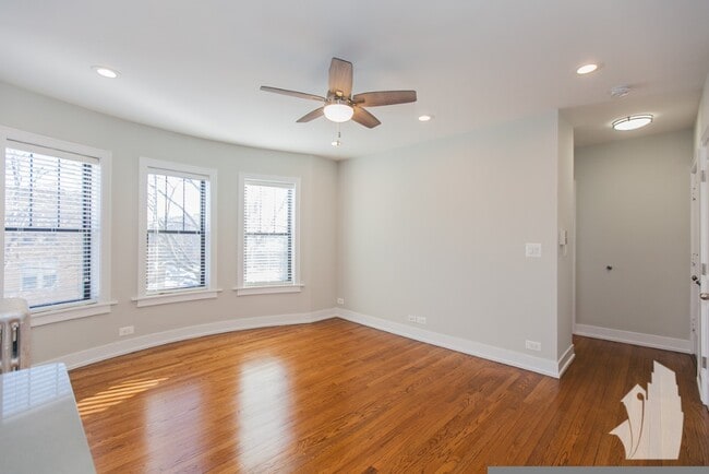 Photo - 1948 W Wilson Ave Apartment
