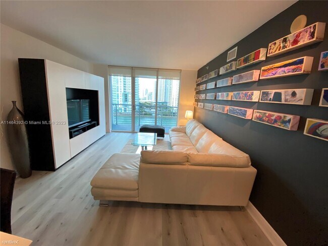 Foto del edificio - 2 br, 2 bath Condo - 325 S Biscayne Blvd A...