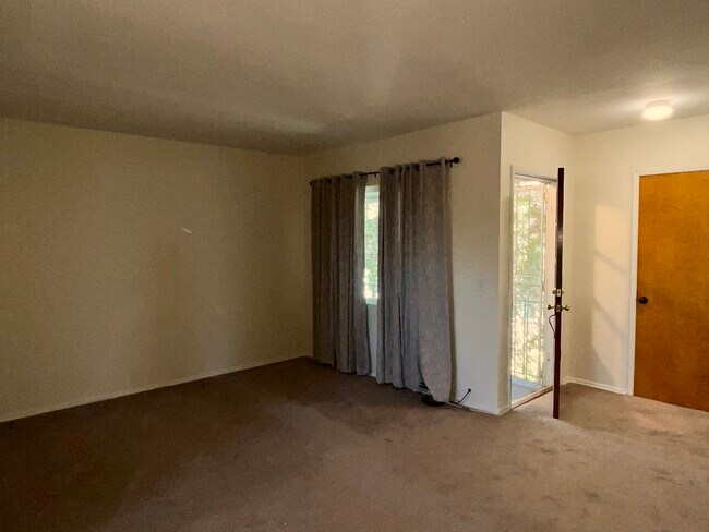 Living Room - 1280 N Altadena Dr