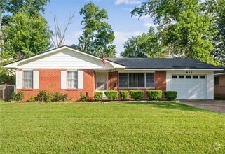 Building Photo - 833 Camilla Dr