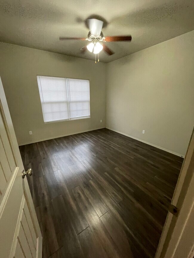 Foto del edificio - 3165 S Waterview Ln