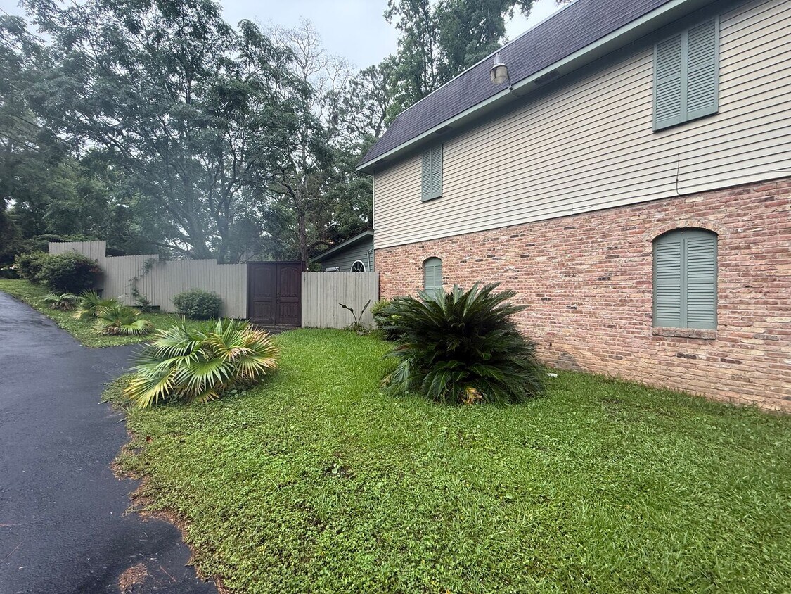 Foto del edificio - 3532 Spring Hill Ave