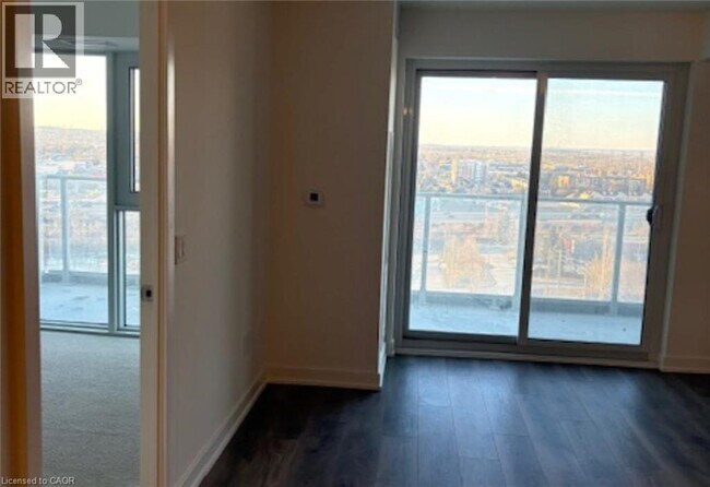 Photo du bâtiment - 1010 Sandy Beach Rd