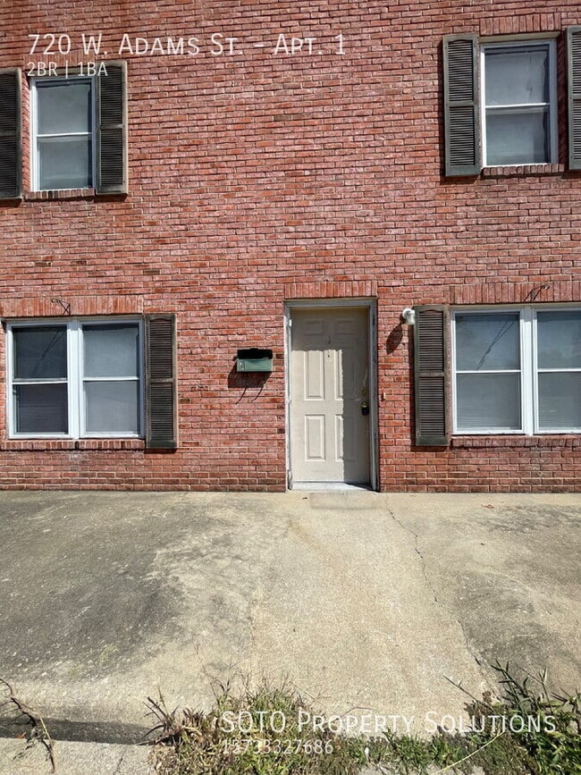 Building Photo - 720 W Adams St