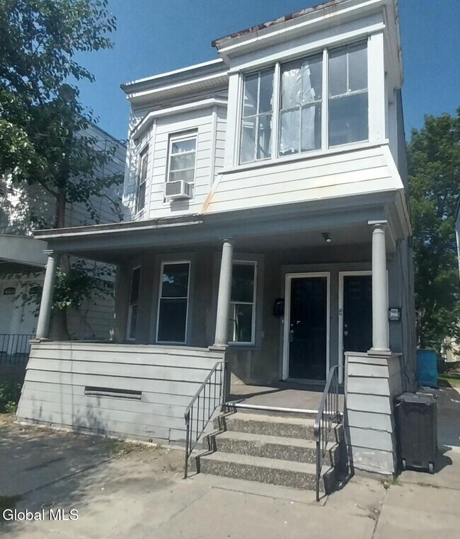 Building Photo - 335 3rd St